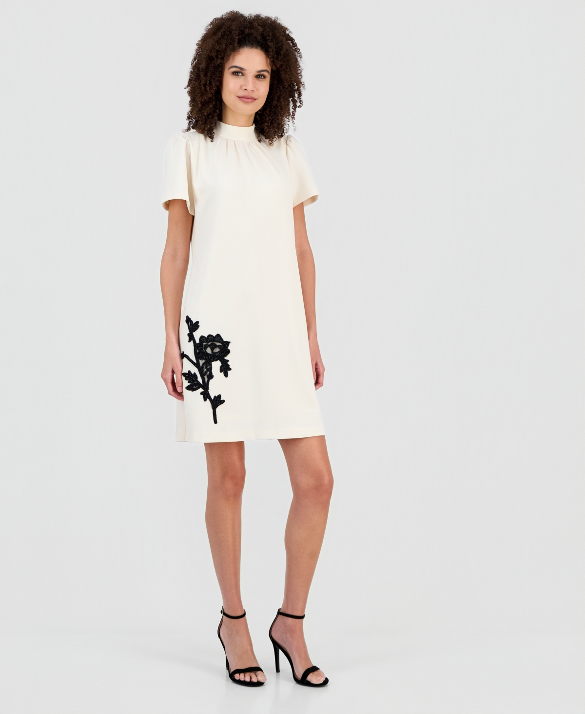 Anne Klein Women’s Mock Neck Floral Applique Dress – ANNE WHITE/ANNE BLACK (5ZV) Anne Klein Women’s Mock Neck Floral Applique Dress – ANNE WHITE/ANNE BLACK (5ZV)