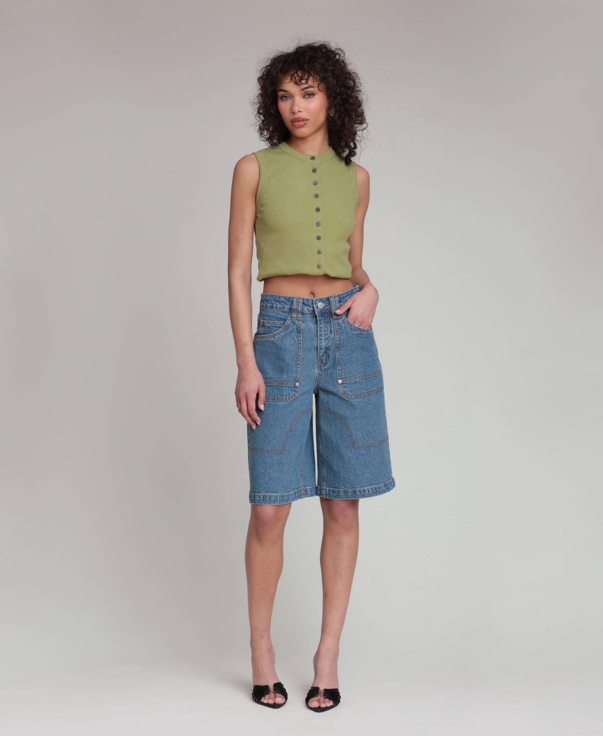 Avec Les Filles Women’s Straight-Leg Denim Shorts – Basilica Wash Avec Les Filles Women’s Straight-Leg Denim Shorts – Basilica Wash