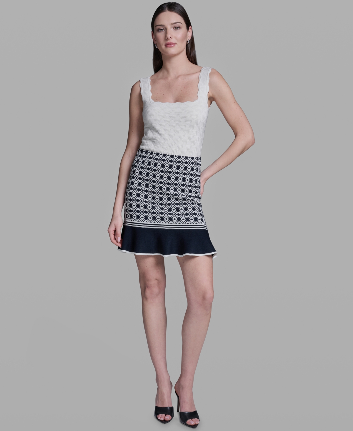 Bcbg Women’s Sweater Knit Pull-On Mini Skirt – Deep Sea/Whisper White Bcbg Women’s Sweater Knit Pull-On Mini Skirt – Deep Sea/Whisper White