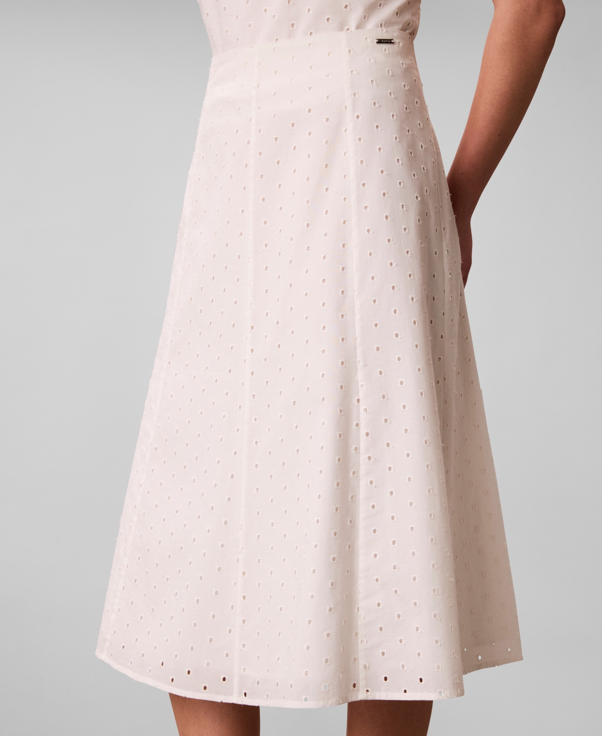 Calvin Klein Women’s Classic Fit Pull-On Midi Skirt – Tofu Calvin Klein Women’s Classic Fit Pull-On Midi Skirt – Tofu