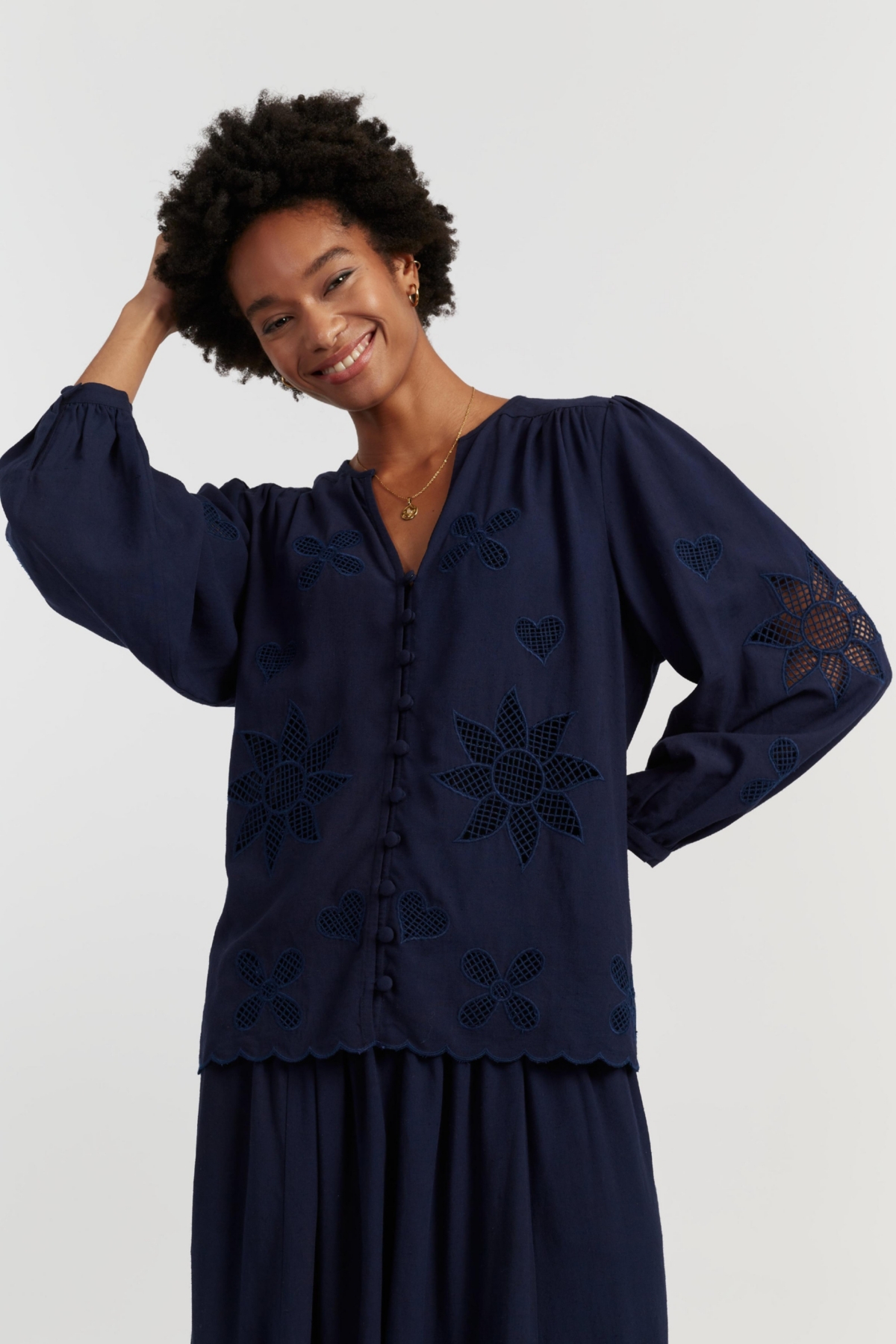 Chinti & Parker Women’s Chinti and Parker Linen-Blend Broderie Blouse – Blue Chinti & Parker Women’s Chinti and Parker Linen-Blend Broderie Blouse – Blue