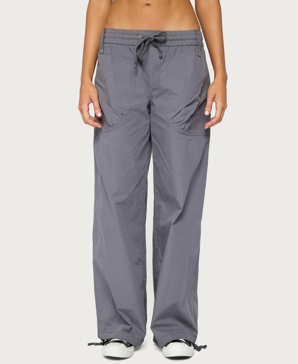 Edikted Women’s Kathleen Oversized Cotton Cargo Pants – Gray Edikted Women’s Kathleen Oversized Cotton Cargo Pants – Gray