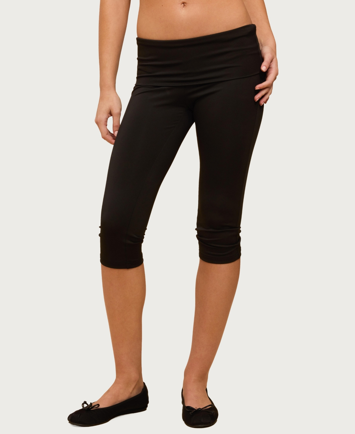 Edikted Women’s Ravena Foldover Capri Leggings – Black Edikted Women’s Ravena Foldover Capri Leggings – Black