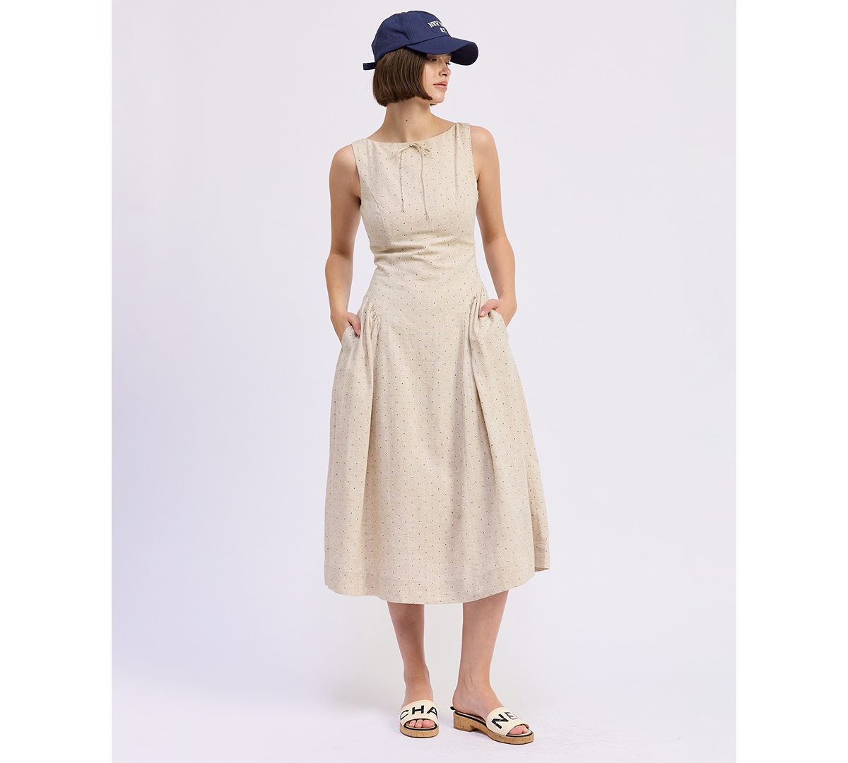 En Saison Women’s Blakely Sleeveless Boat Neck Midi Dress – Natural Black En Saison Women’s Blakely Sleeveless Boat Neck Midi Dress – Natural Black