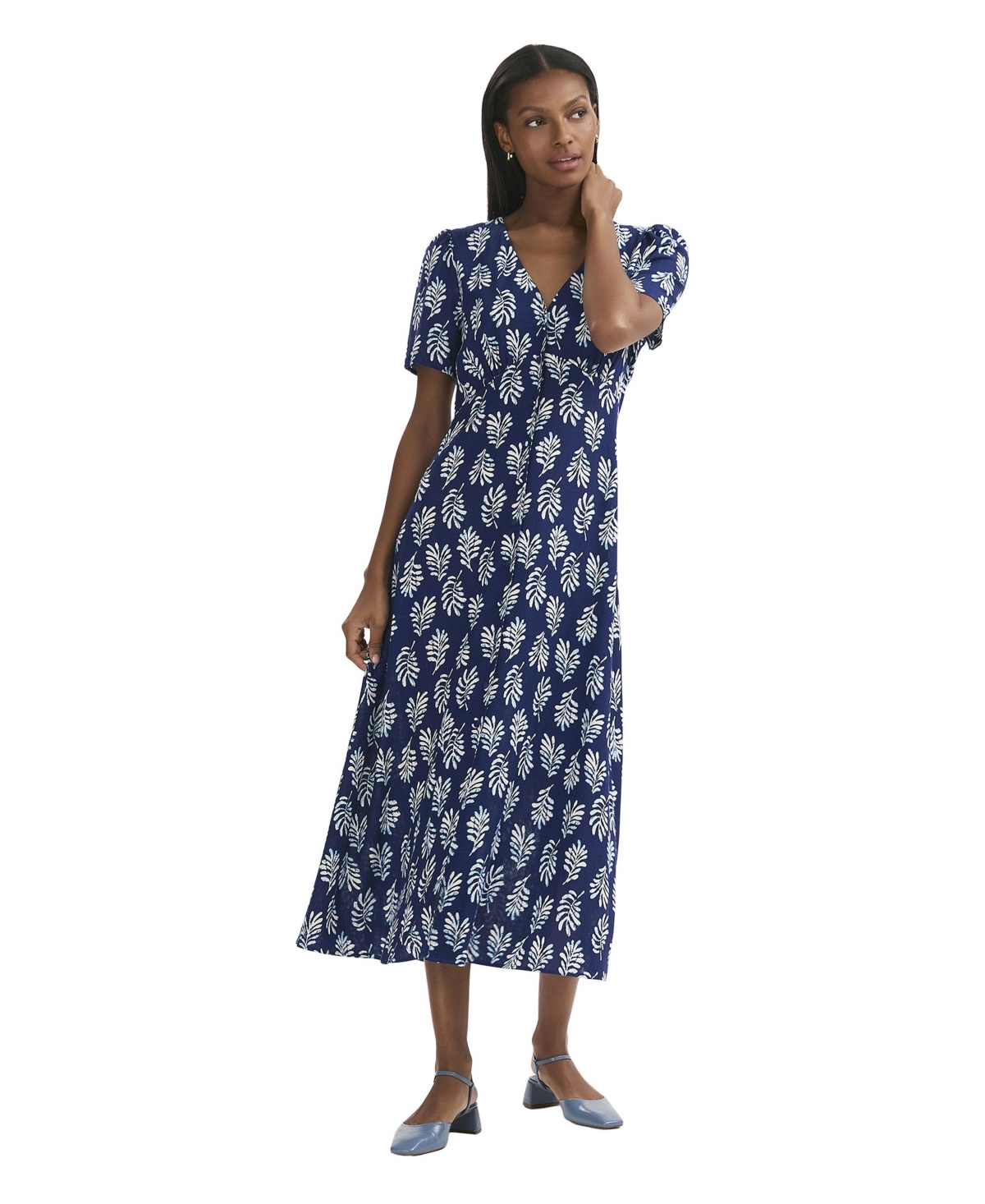 Finery London Women’s Martina Printed Crepe Midi Dress – Navy woodblock Finery London Women’s Martina Printed Crepe Midi Dress – Navy woodblock