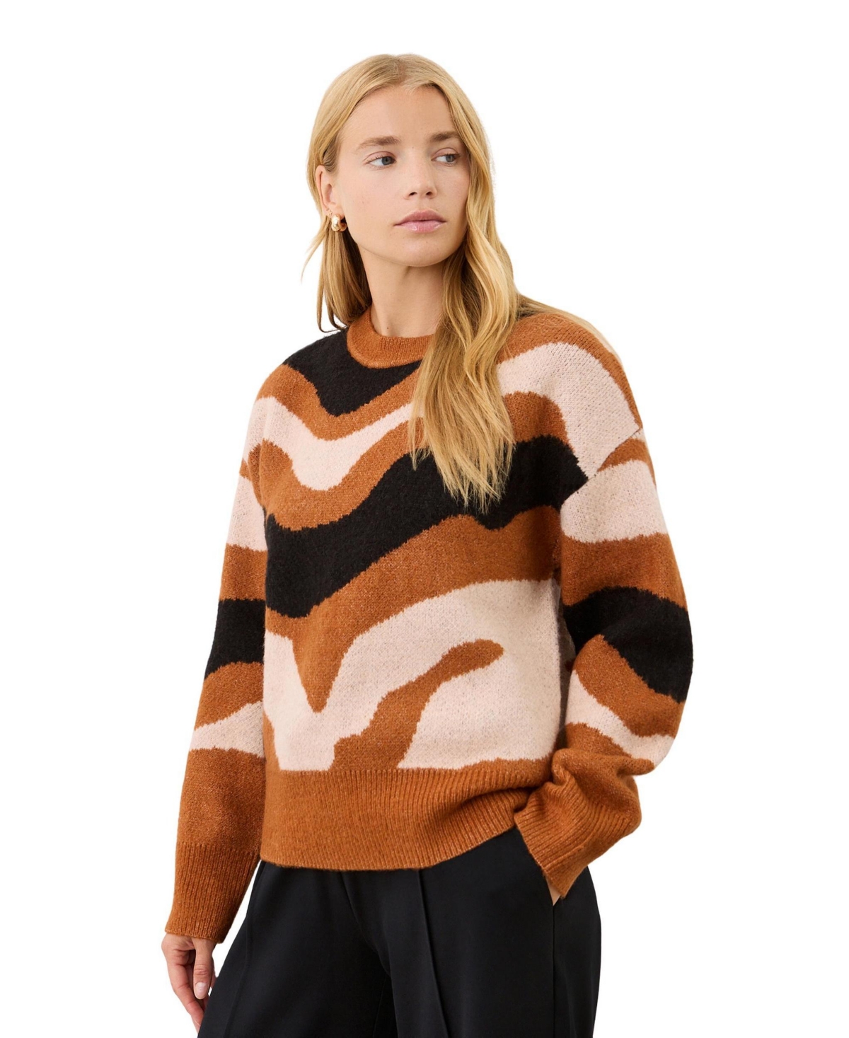 Finery London Women’s Minnie Abstract-Print Crewneck Long-Sleeve Sweater – Brown Finery London Women’s Minnie Abstract-Print Crewneck Long-Sleeve Sweater – Brown