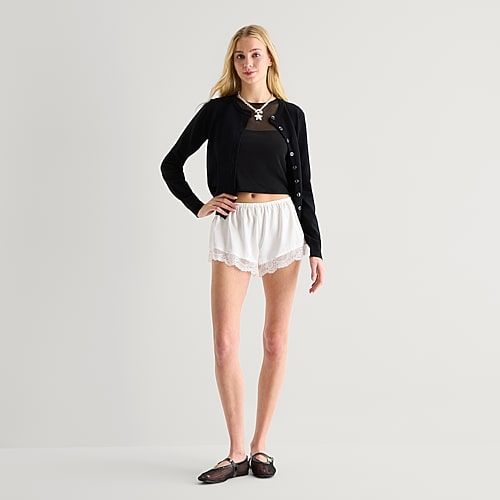 Forever 21 Womens Mid Rise Juniors Pull-On Short, Small, White Forever 21 Womens Mid Rise Juniors Pull-On Short, Small, White