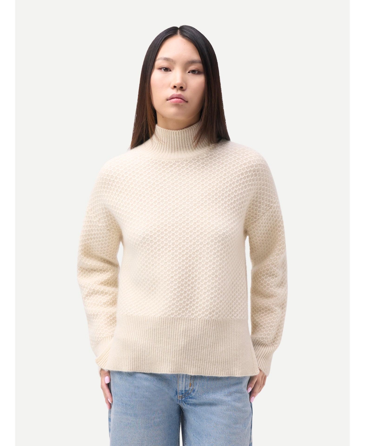Gobi Cashmere Women’s Mongolian Cashmere High-neck Sweater – Light beige