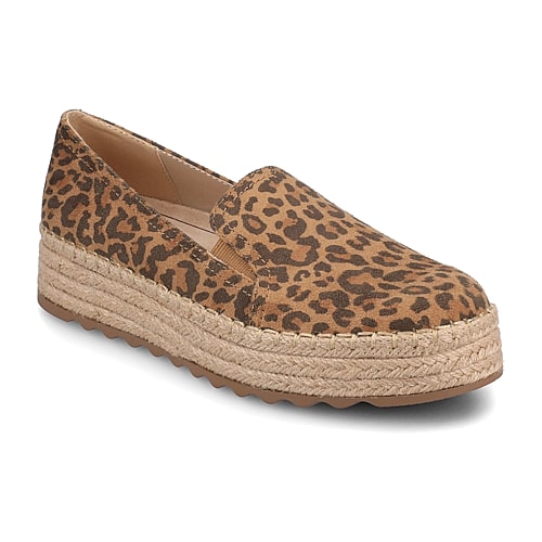 Journee Collection Catalina Womens Round Closed Toe Slip-On Shoe, 12 Medium, Beige