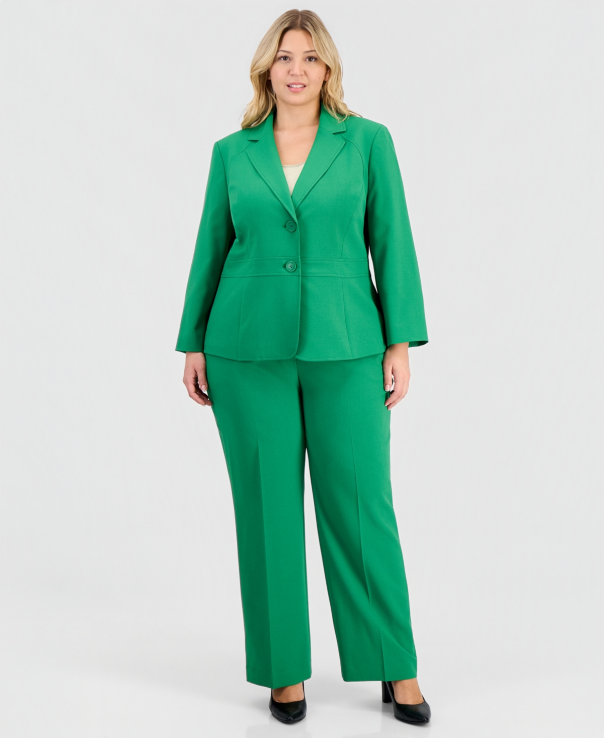 Le Suit Plus Size Two-Button Waist-Inset 2 Piece Pantsuit – Verde Le Suit Plus Size Two-Button Waist-Inset 2 Piece Pantsuit – Verde