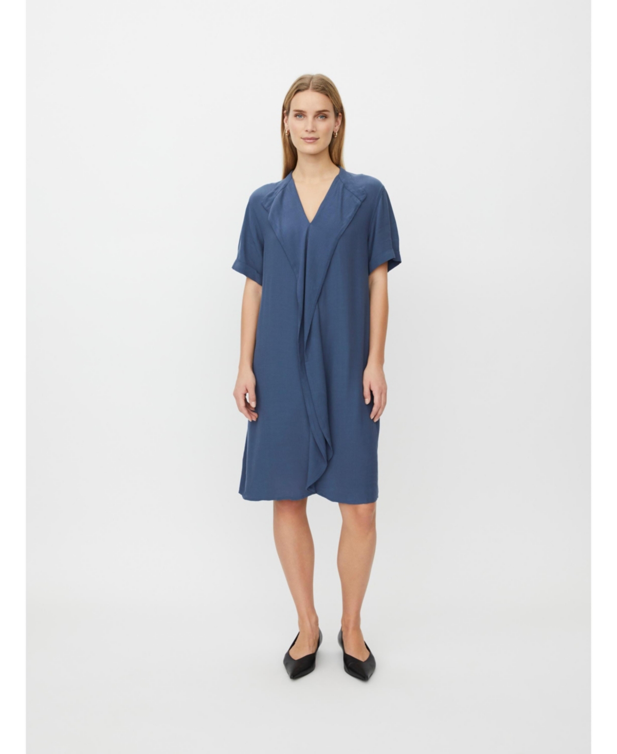 Masai Copenhagen Women’s MaNysenna V-Neck Drape Detail Dress – Ensign blue Masai Copenhagen Women’s MaNysenna V-Neck Drape Detail Dress – Ensign blue