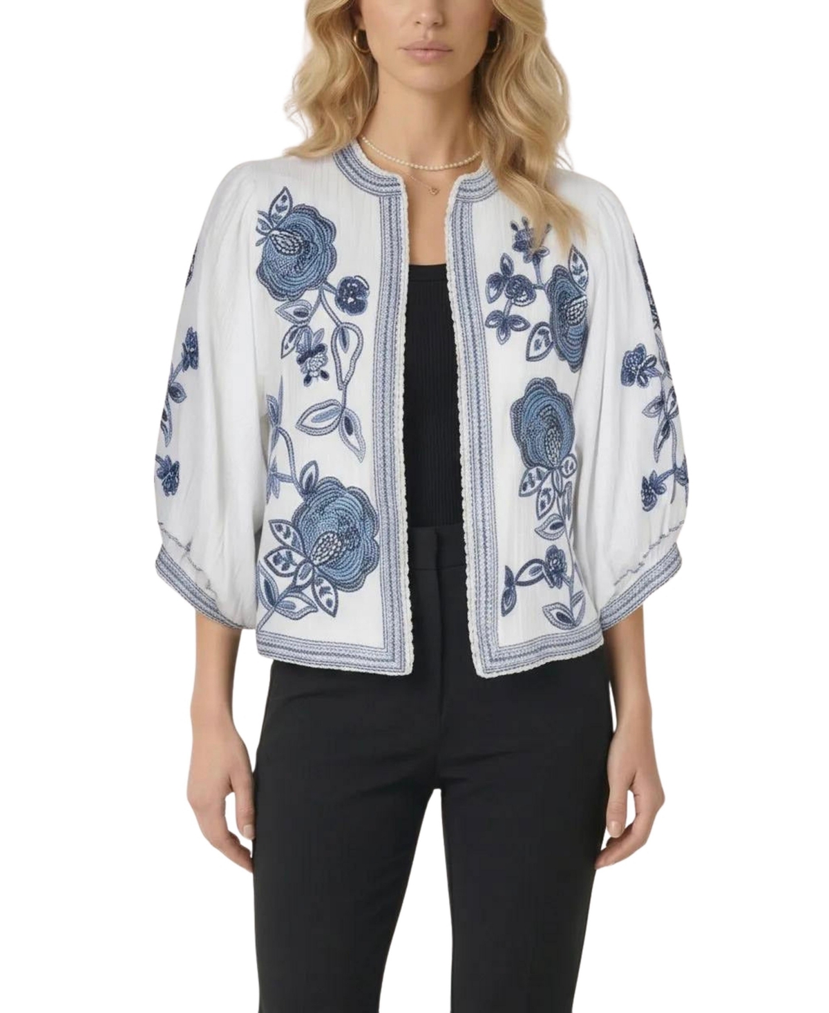 Modenaire Women’s Floral Embroidered Cropped Jacket – White/blue Modenaire Women’s Floral Embroidered Cropped Jacket – White/blue