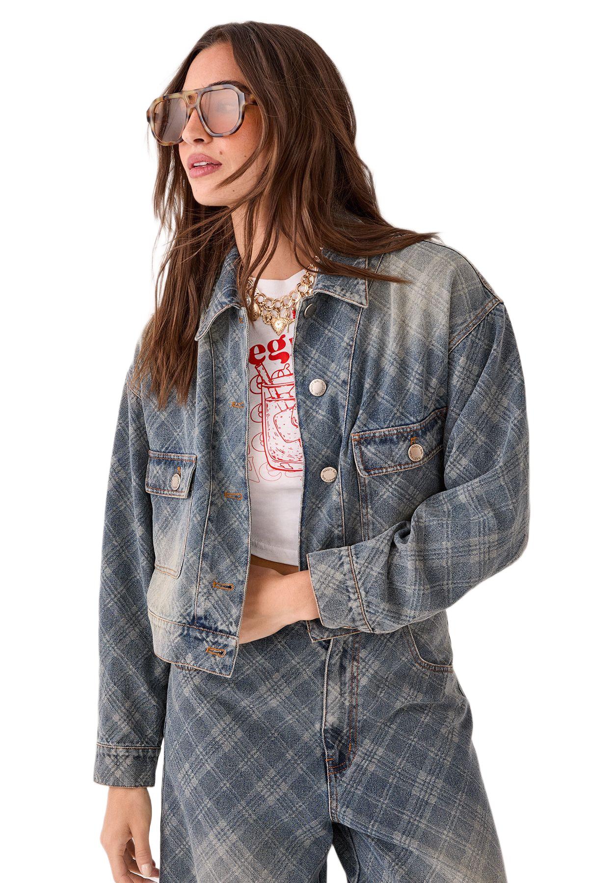 Nasty Gal Women’s Check Denim Distressed Jacket – Authentic midwash Nasty Gal Women’s Check Denim Distressed Jacket – Authentic midwash