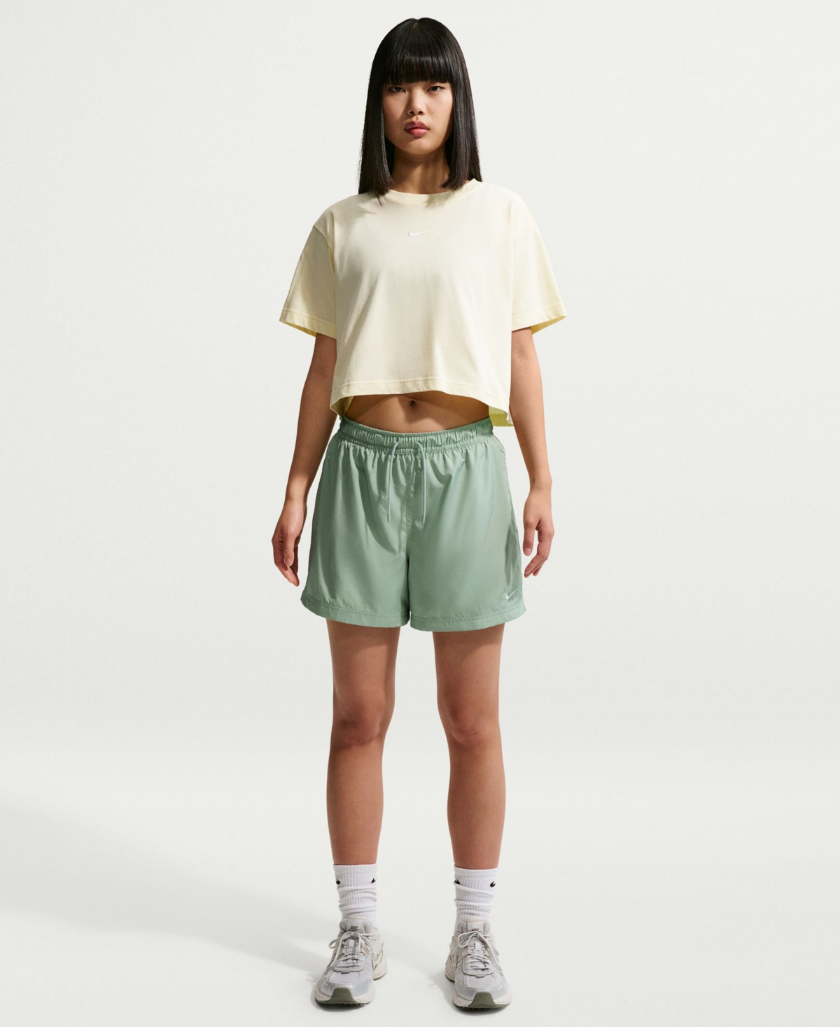 Nike Sportswear Women’s Classic Woven Mid-Rise Shorts – Steam/sail