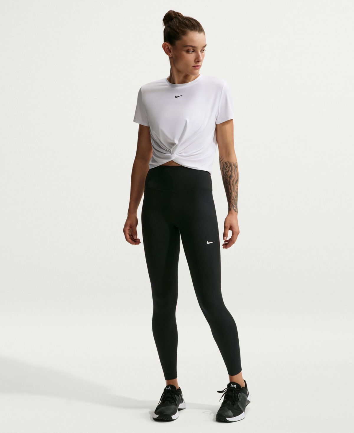 Nike Women’s Seamless Front High Waisted Leggings – Black/White Nike Women’s Seamless Front High Waisted Leggings – Black/White