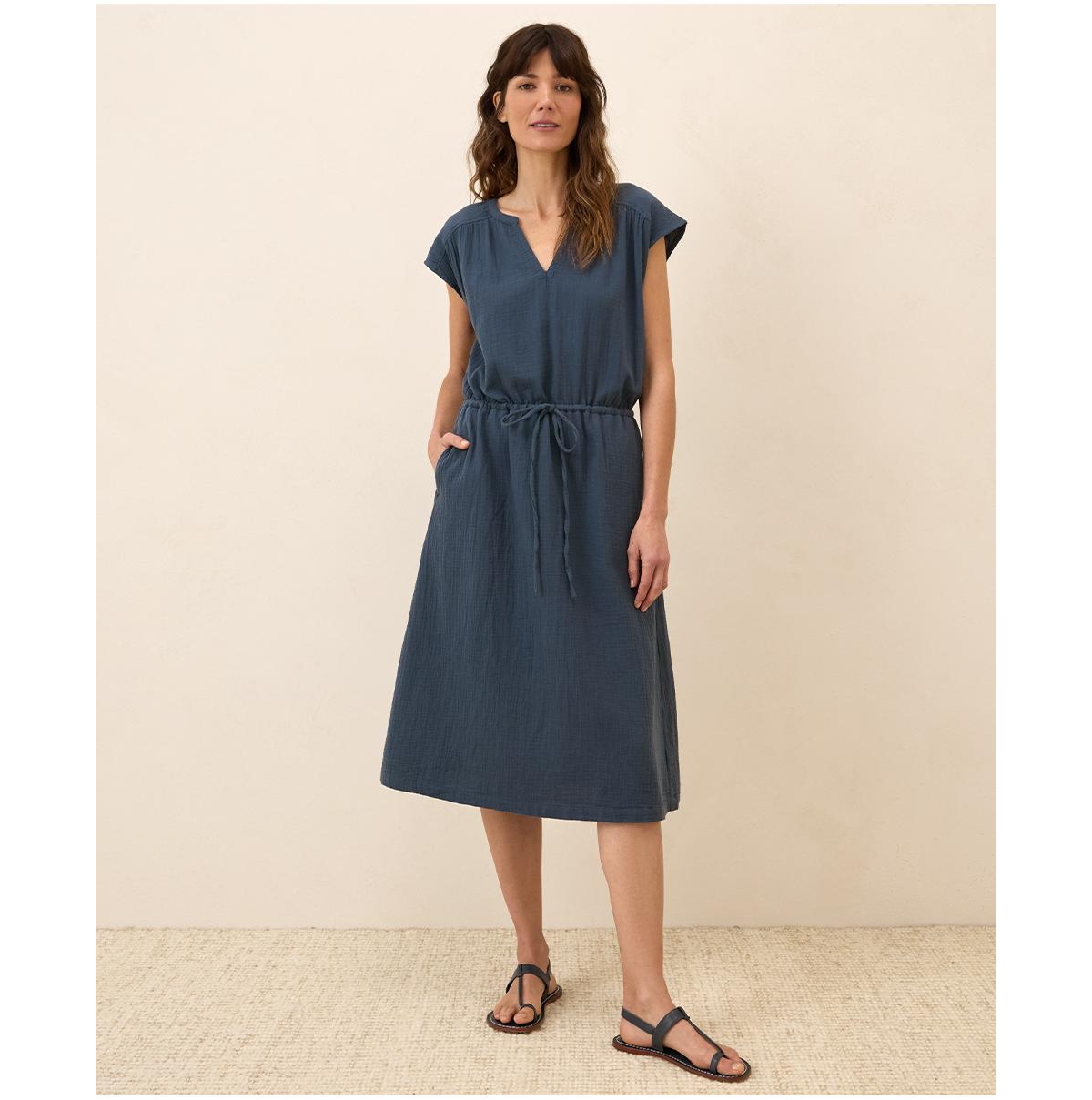 Pact Women’s Organic Cotton Coastal Double Gauze Tie Waist Midi Dress – French navy Pact Women’s Organic Cotton Coastal Double Gauze Tie Waist Midi Dress – French navy