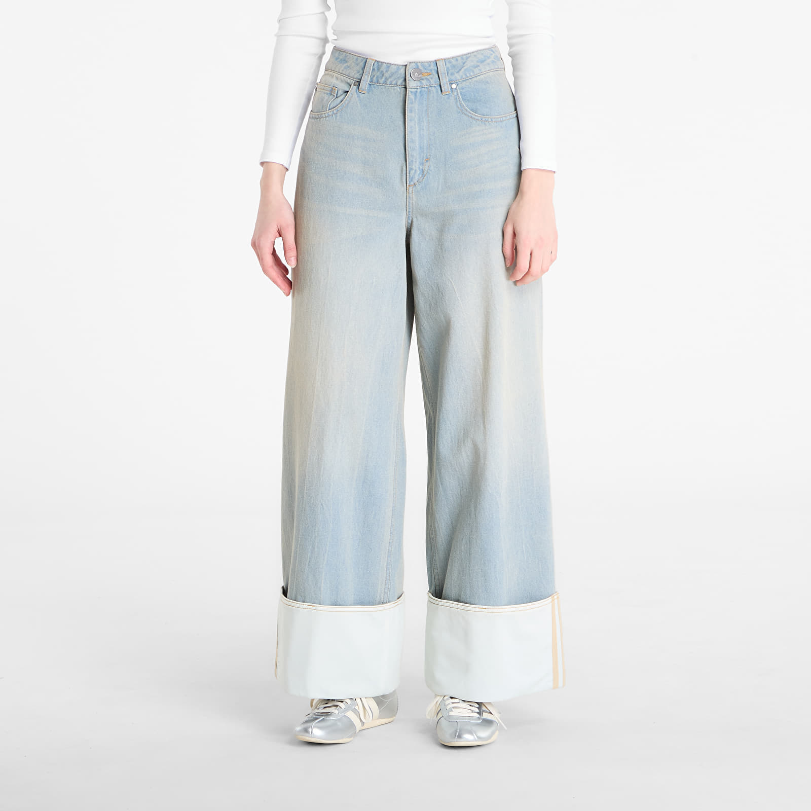 Pants adidas Vintage Wide Leg Jeans Light Denim/ Off White W30/L30 Pants adidas Vintage Wide Leg Jeans Light Denim/ Off White W30/L30