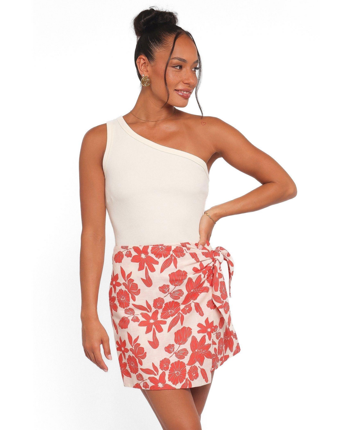 Petal and Pup Women’s Calypso Wrap Mini Skirt – Red floral Petal and Pup Women’s Calypso Wrap Mini Skirt – Red floral