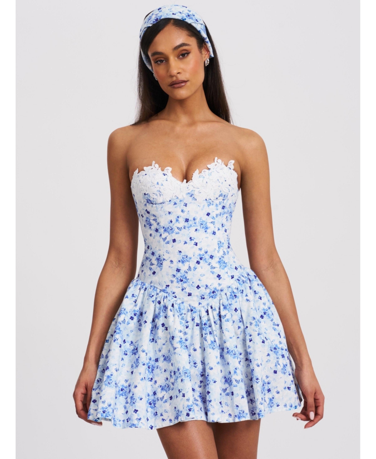 Miss Circle Women’s Taleah Blue Floral Print Linen Mini Dress with Lace Trim – Blue floral Miss Circle Women’s Taleah Blue Floral Print Linen Mini Dress with Lace Trim – Blue floral