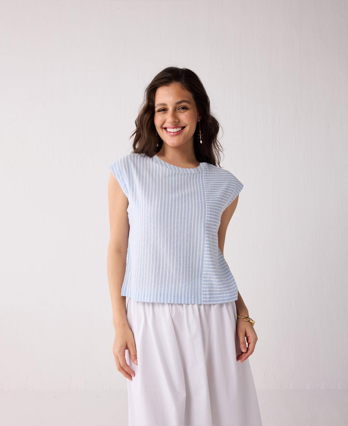 Reistor Women’s Button-Back Crew Neck Top Reistor Women’s Button-Back Crew Neck Top