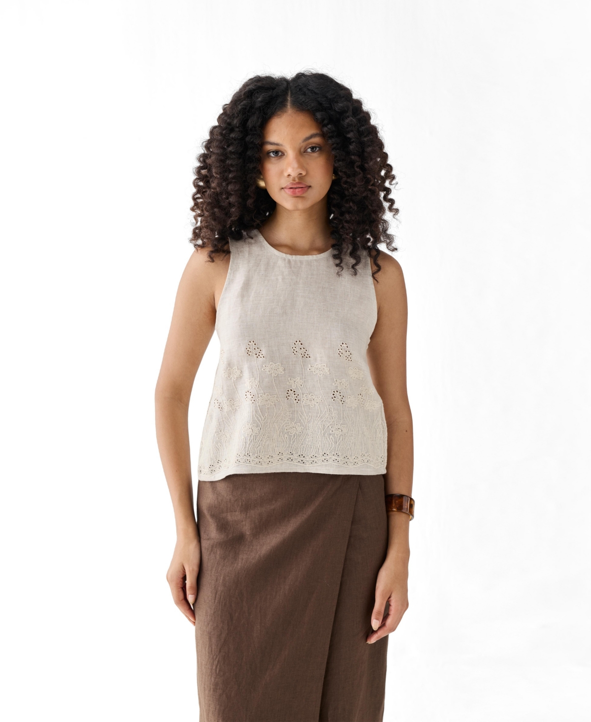 Reistor Women’s Checkered Linen Embroidered Button-Back Top Reistor Women’s Checkered Linen Embroidered Button-Back Top