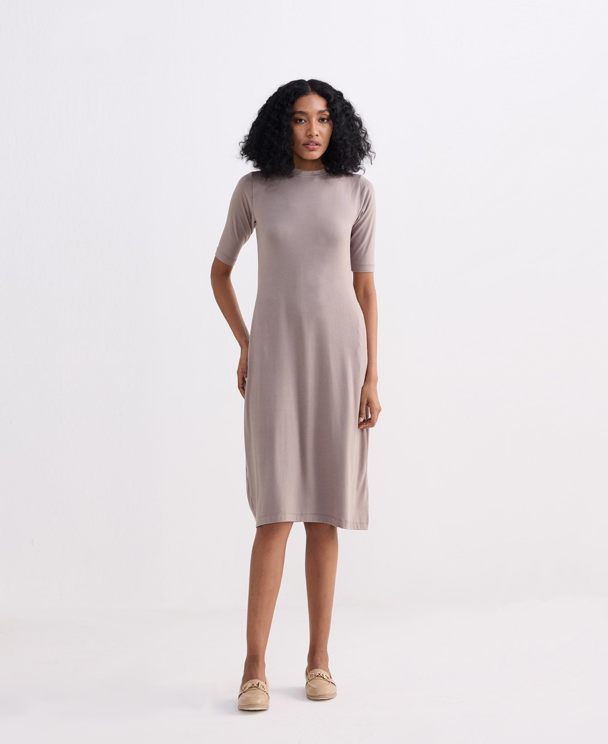 Reistor Women’s High Crew Neck Elbow Sleeves Fitted Dress in Dusty Brown – Brown