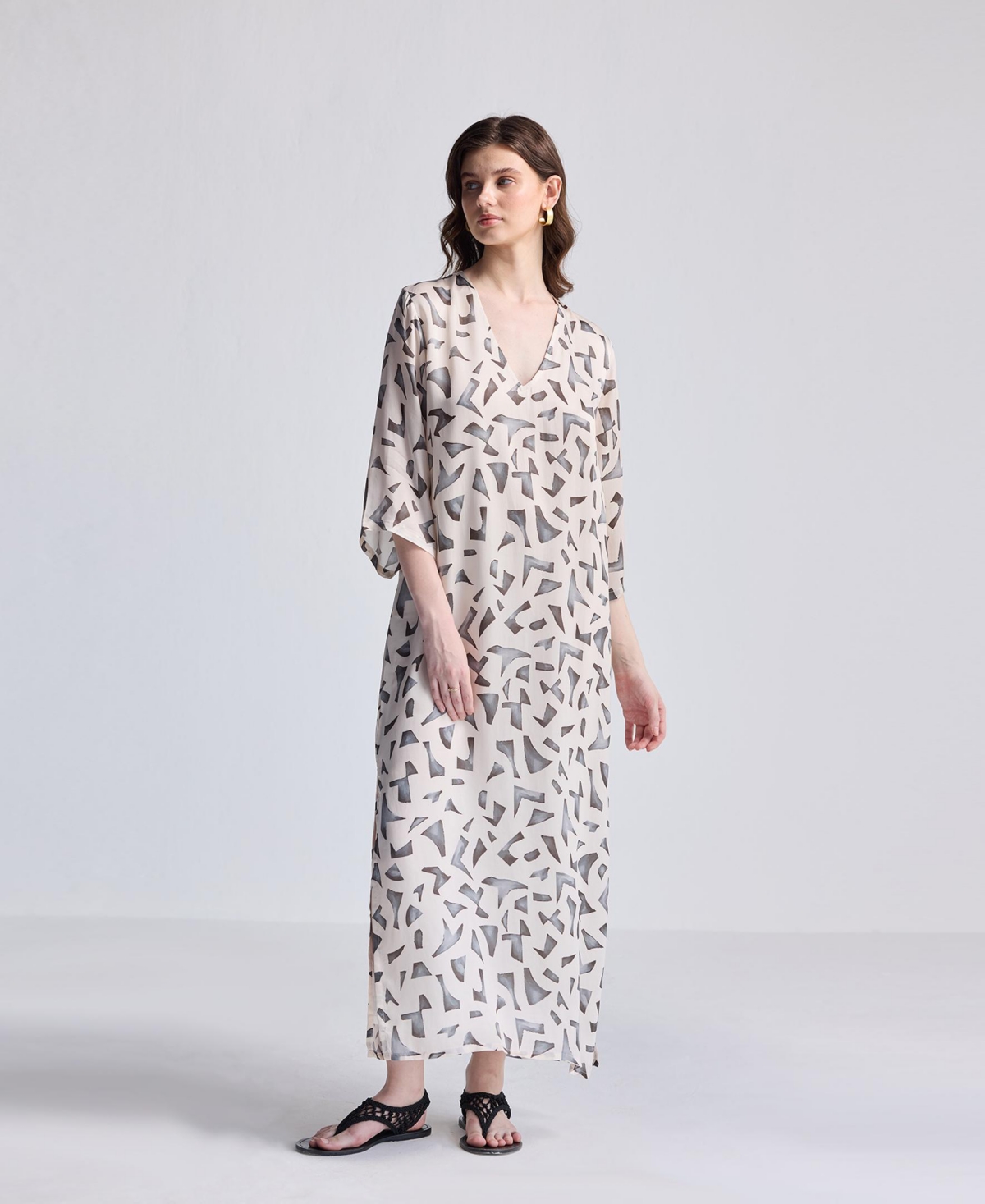 Reistor Women’s Maxi Dress with Side Slits in Mosaic – White Reistor Women’s Maxi Dress with Side Slits in Mosaic – White