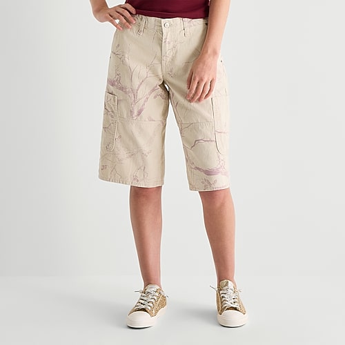Arizona Womens 15″ Low Rise Juniors Denim Short, 4, Beige Arizona Womens 15″ Low Rise Juniors Denim Short, 4, Beige