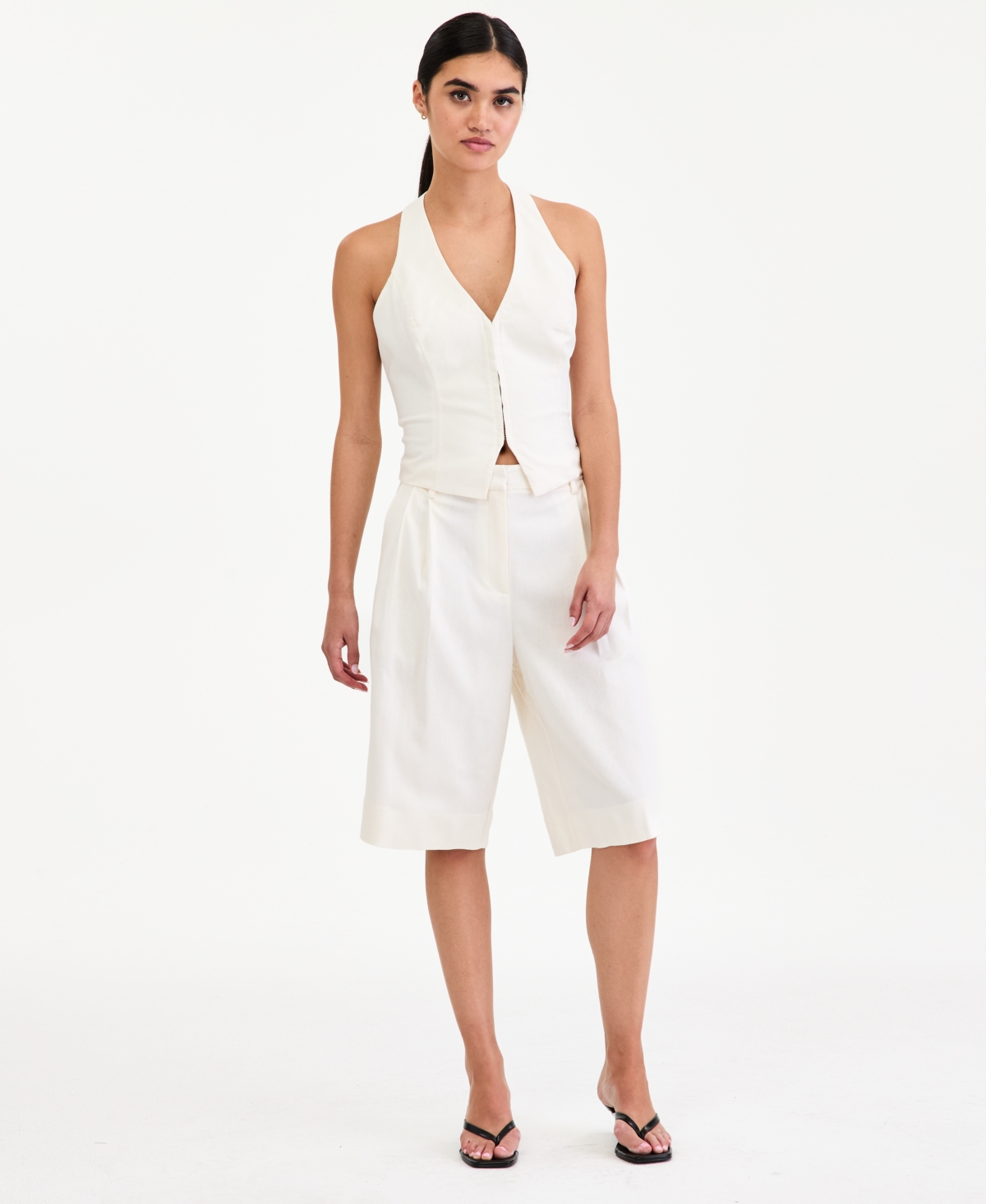 Bar Iii Women’s Pleated Bermuda Shorts, Macy’s Exclusive – Egret Bar Iii Women’s Pleated Bermuda Shorts, Macy’s Exclusive – Egret