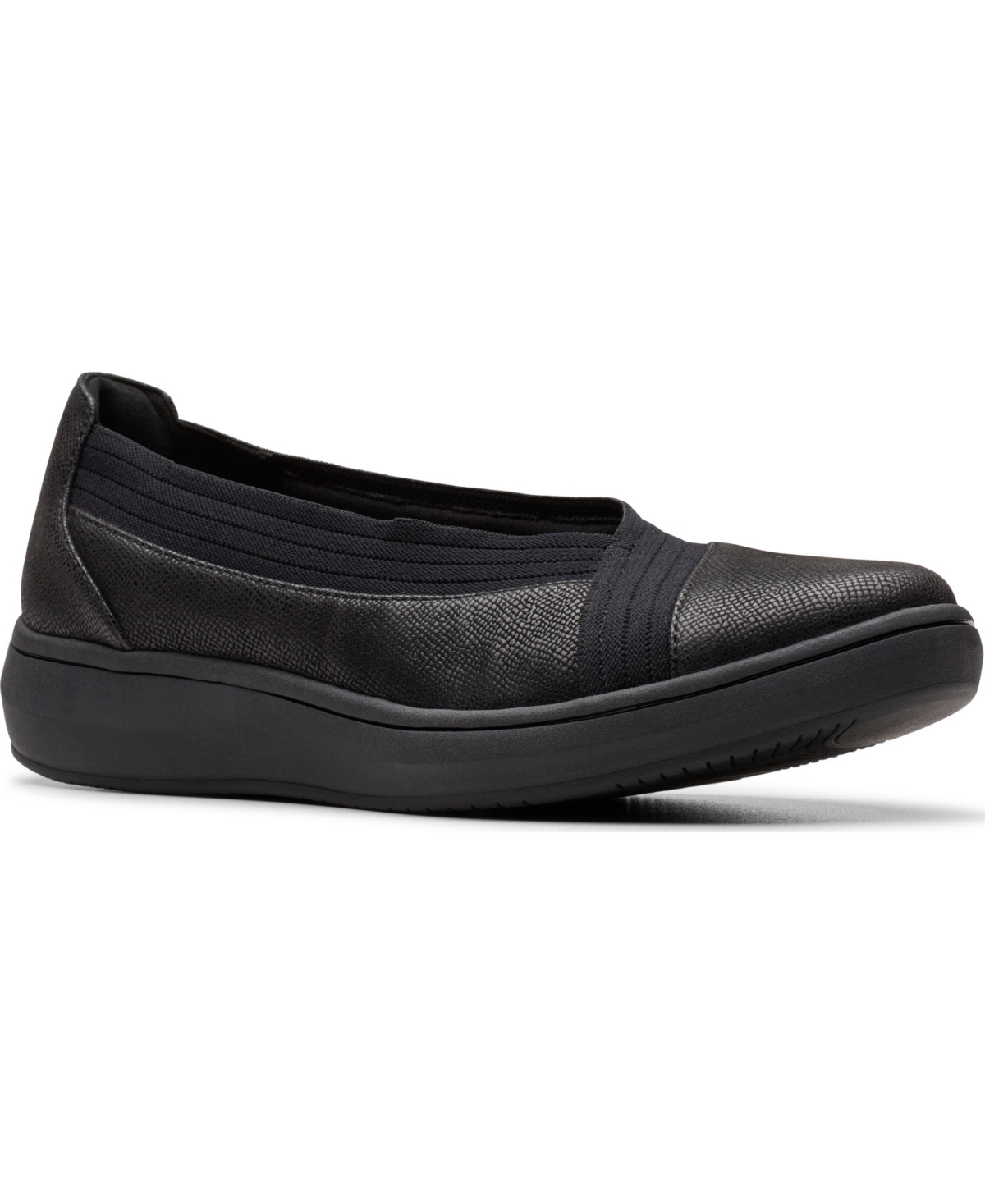 Clarks Women’s Cloudsteppers Breeze Sky Air Slip On Shoes – Black Textile