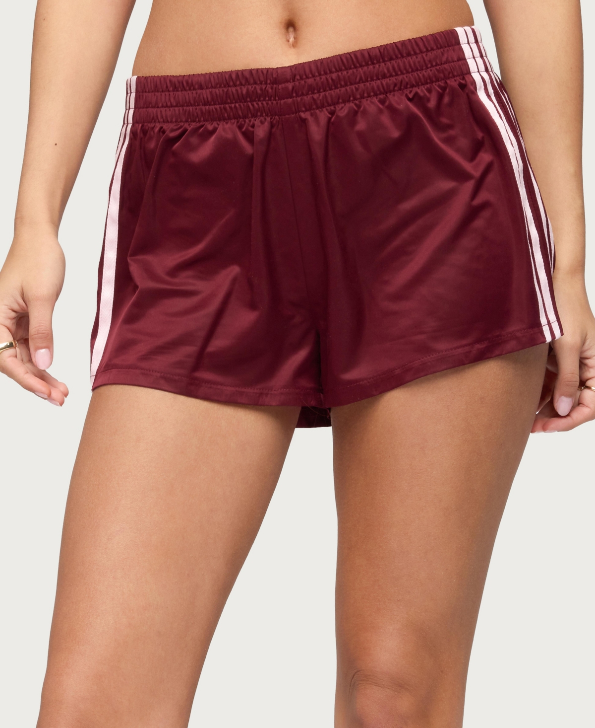 Edikted Women’s Nikki Nylon Shorts – Wine Edikted Women’s Nikki Nylon Shorts – Wine