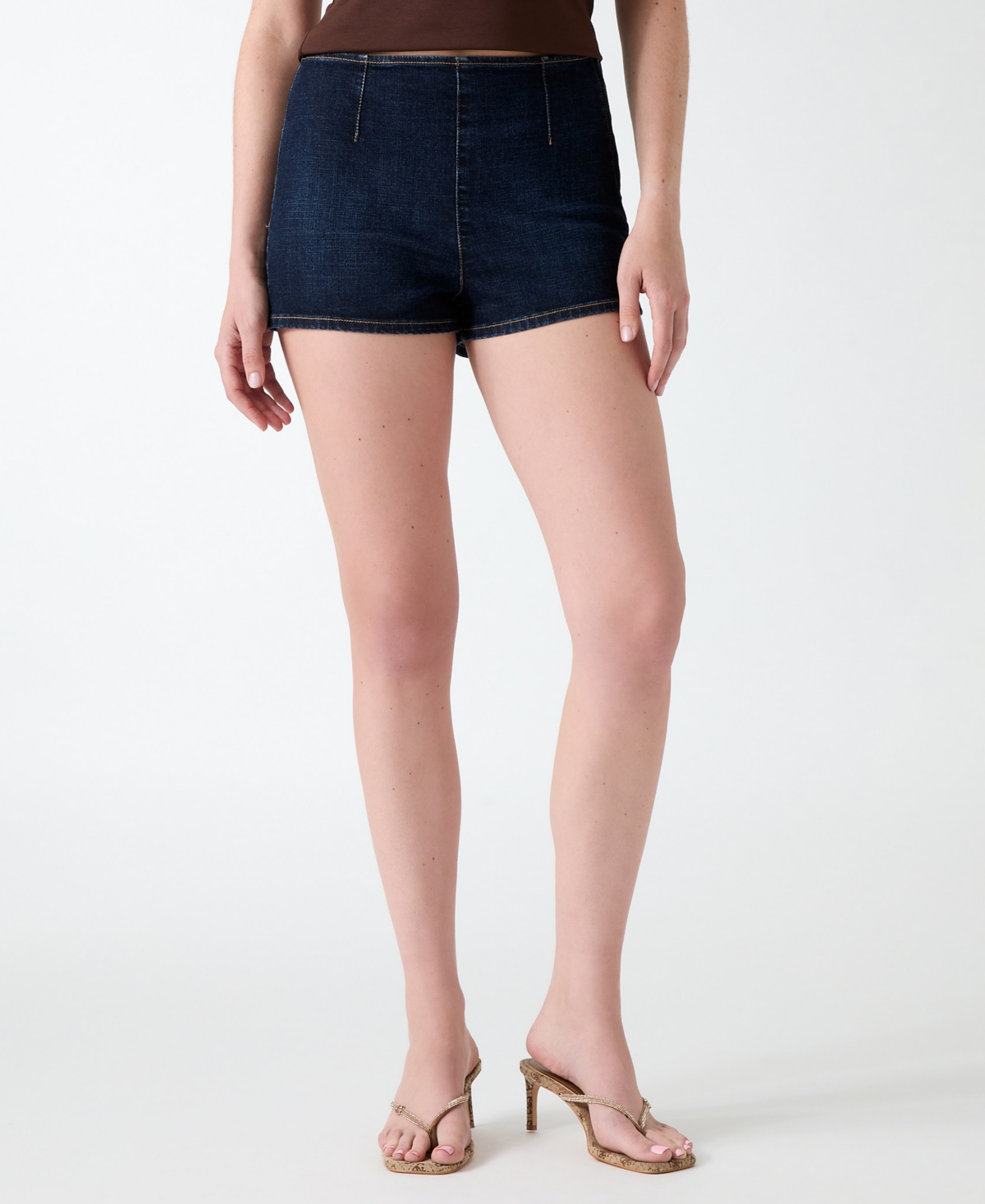 Guess Women’s Liza Denim Hot Shorts – Avant Guess Women’s Liza Denim Hot Shorts – Avant