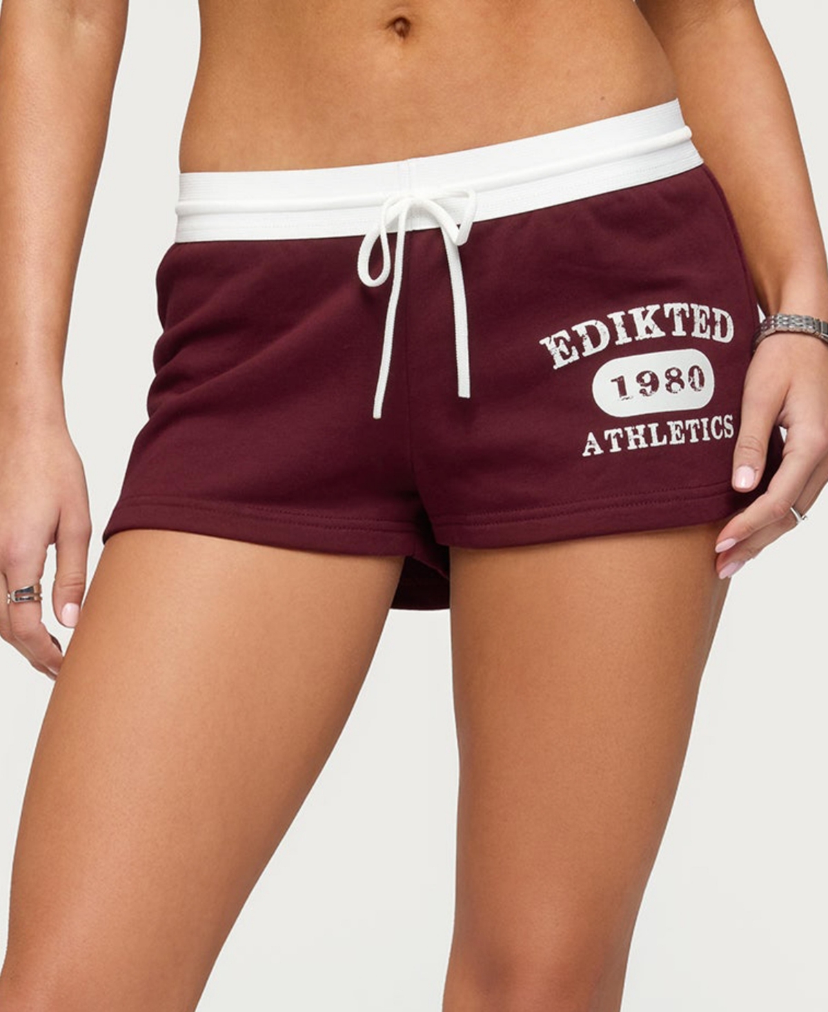 Edikted Women’s Athlete Contrast Micro Shorts – Burgundy