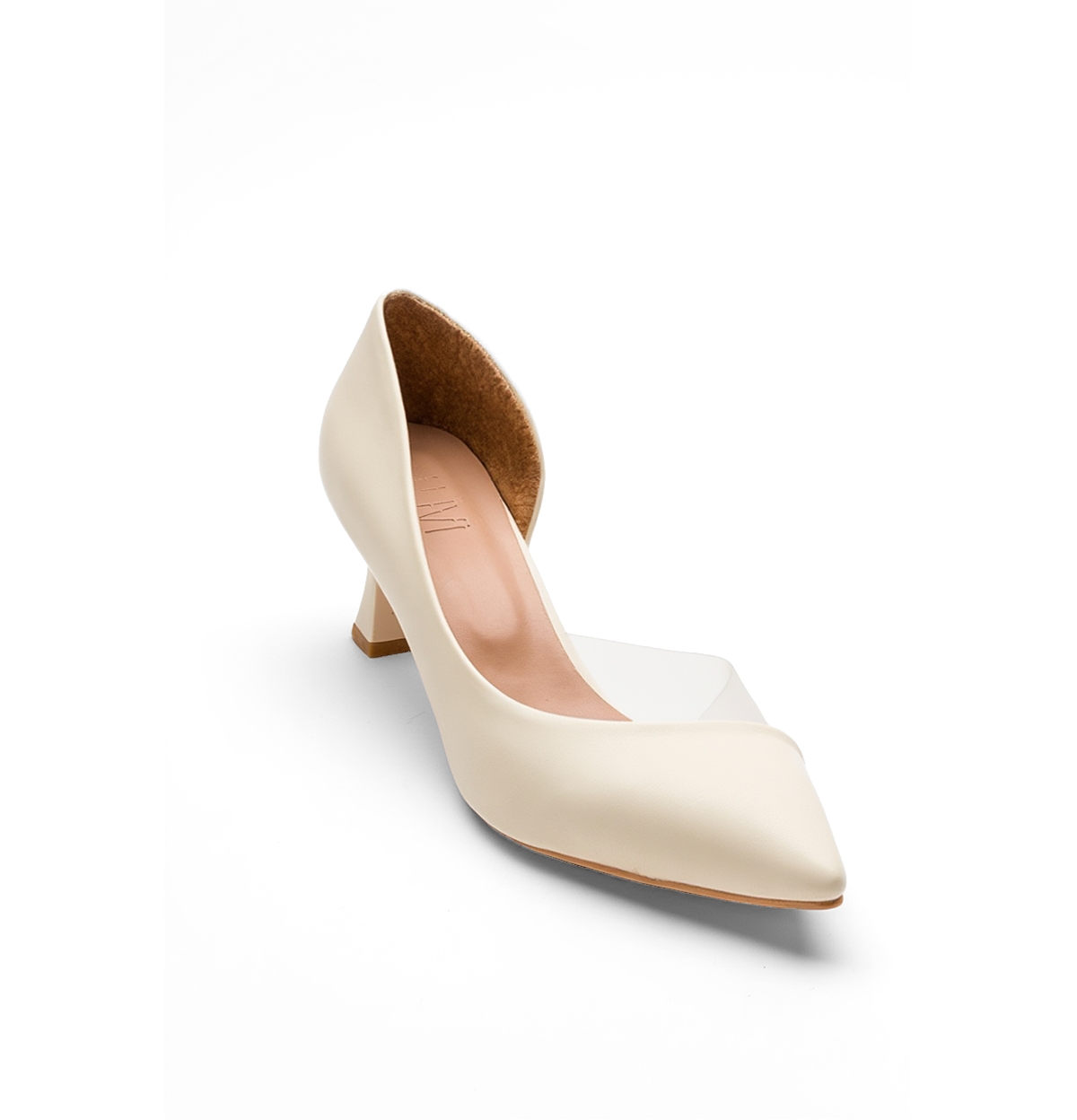 Prologue Shoes Women’s Vera Pointed Toe Pump – Cream faux leather