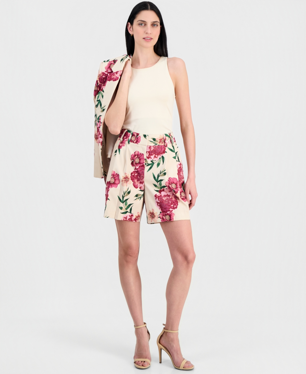 Tahari Asl Women’s Floral-Print Pleated Shorts – Sand Berry Floral Tahari Asl Women’s Floral-Print Pleated Shorts – Sand Berry Floral